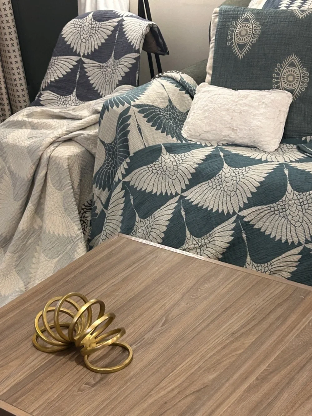 Modern Luxury Throw Feathers Flocked Woven Jacquard Cotton 55 x 77 Teal